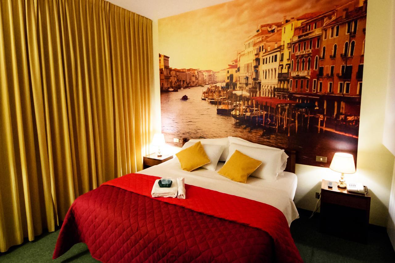 Hotel Palombella & Restaurant โฟรซีโนเน ภายนอก รูปภาพ